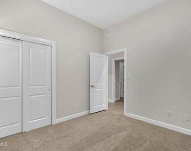 13931 Sky Harbor Avenue - Photo Thumbnail 25