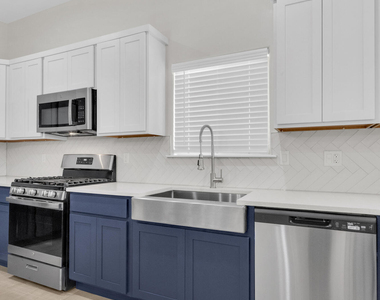 13931 Sky Harbor Avenue - Photo Thumbnail 13