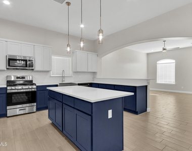13931 Sky Harbor Avenue - Photo Thumbnail 10
