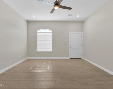 13931 Sky Harbor Avenue - Photo Thumbnail 7