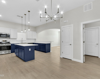 13931 Sky Harbor Avenue - Photo Thumbnail 17