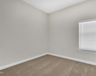 13931 Sky Harbor Avenue - Photo Thumbnail 24