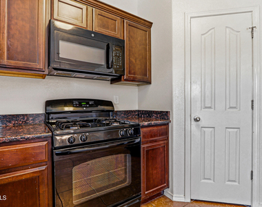 5036 Copper Ranch Avenue - Photo Thumbnail 16