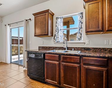5036 Copper Ranch Avenue - Photo Thumbnail 17
