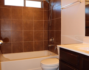 5036 Copper Ranch Avenue - Photo Thumbnail 15