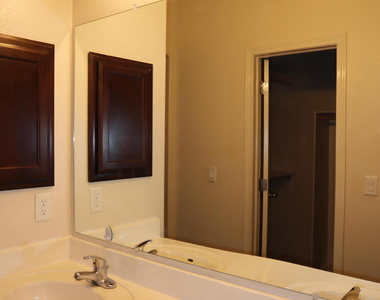 5036 Copper Ranch Avenue - Photo Thumbnail 11