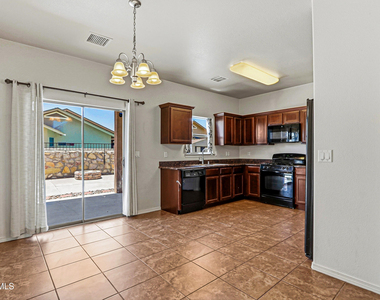 5036 Copper Ranch Avenue - Photo Thumbnail 12