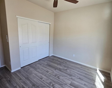 2217 Furtherpoint Place - Photo Thumbnail 19