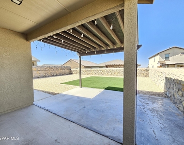 2217 Furtherpoint Place - Photo Thumbnail 23
