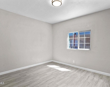 5021 Tetons Drive - Photo Thumbnail 17