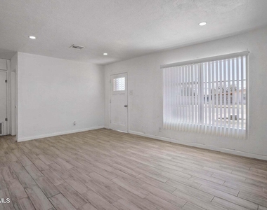 5021 Tetons Drive - Photo Thumbnail 4