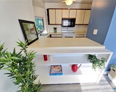 34 Glenwood Avenue - Photo Thumbnail 5