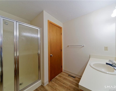 33 Ivy Lane - Photo Thumbnail 3