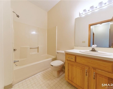 33 Ivy Lane - Photo Thumbnail 16