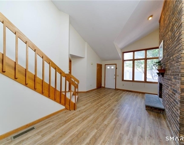 33 Ivy Lane - Photo Thumbnail 8