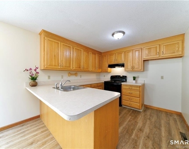 33 Ivy Lane - Photo Thumbnail 7