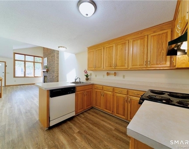 33 Ivy Lane - Photo Thumbnail 10