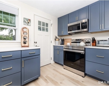 30 Mohican Road - Photo Thumbnail 1