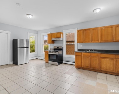 354 Poplar Street - Photo Thumbnail 1
