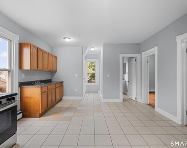 354 Poplar Street - Photo Thumbnail 3