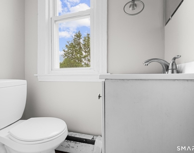 354 Poplar Street - Photo Thumbnail 12