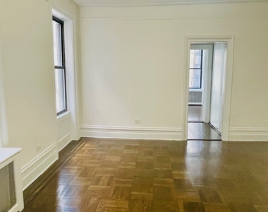 West 104th Street - Photo Thumbnail 1