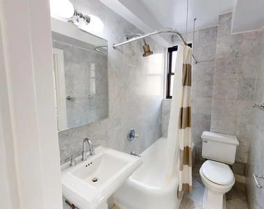 East 68th Street - Photo Thumbnail 4