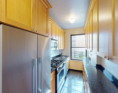 East 68th Street - Photo Thumbnail 2
