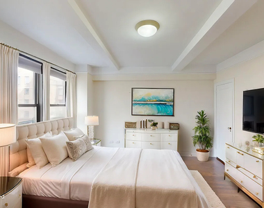 East 68th Street - Photo Thumbnail 3