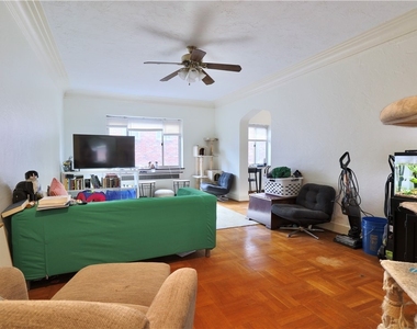 50 Academy Ave - Photo Thumbnail 5
