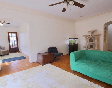 50 Academy Ave - Photo Thumbnail 8
