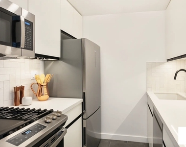 235 West 56th Street - Photo Thumbnail 2