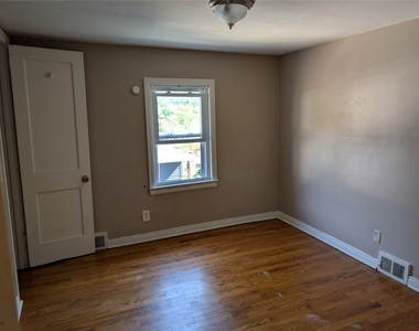 86 Burr Avenue - Photo Thumbnail 14