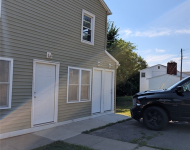 86 Burr Avenue - Photo Thumbnail 2