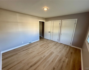 106 Keith Drive - Photo Thumbnail 18