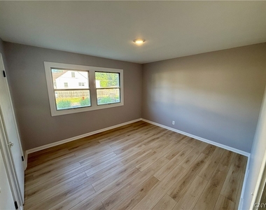 106 Keith Drive - Photo Thumbnail 16