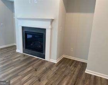 2242 Whistler Way Ne - Photo Thumbnail 3