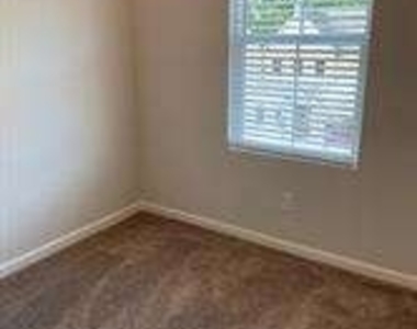 2242 Whistler Way Ne - Photo Thumbnail 9