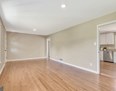 335 Kelly Drive - Photo Thumbnail 2