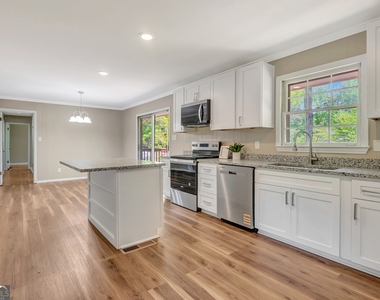 335 Kelly Drive - Photo Thumbnail 3