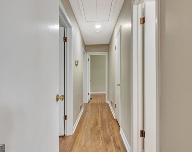 335 Kelly Drive - Photo Thumbnail 8