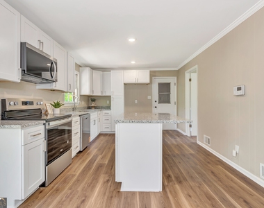 335 Kelly Drive - Photo Thumbnail 4