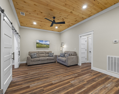 958a Church Street - Photo Thumbnail 4