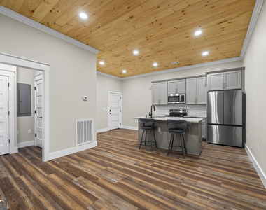 958a Church Street - Photo Thumbnail 6