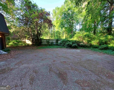 140 Hunters Lane - Photo Thumbnail 7