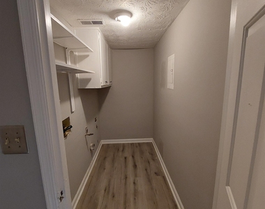 140 Hunters Lane - Photo Thumbnail 1