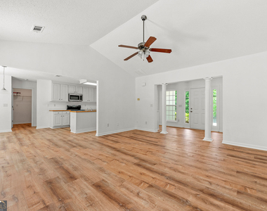 214 Cheyenne Way - Photo Thumbnail 8