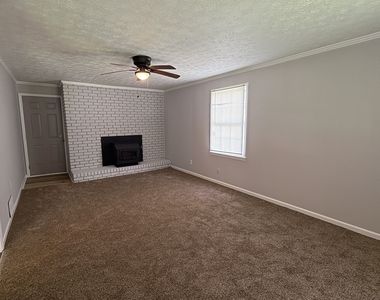 4101 Springlake Circle - Photo Thumbnail 10