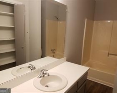 4101 Springlake Circle - Photo Thumbnail 15