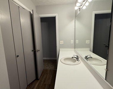 4101 Springlake Circle - Photo Thumbnail 14